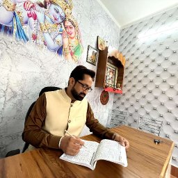 astrologer-bl-shastri--medium